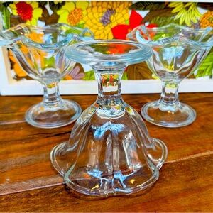 Sundae / ceviche serving with shovel spoons